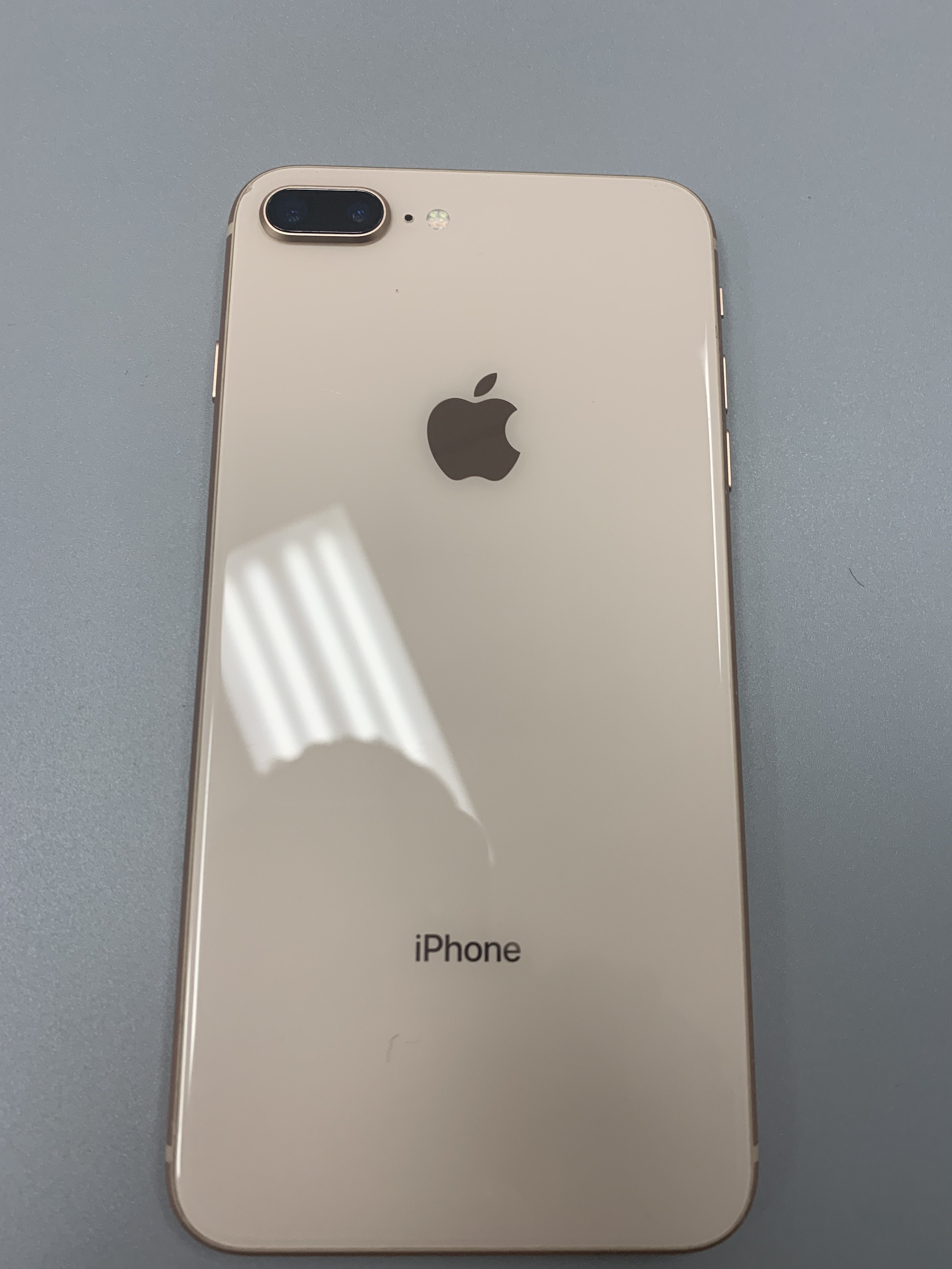 Eco-Deals - iPhone 8 Plus 64 Fully Unlocked Gold - Small Crack on Back - Plug.tech